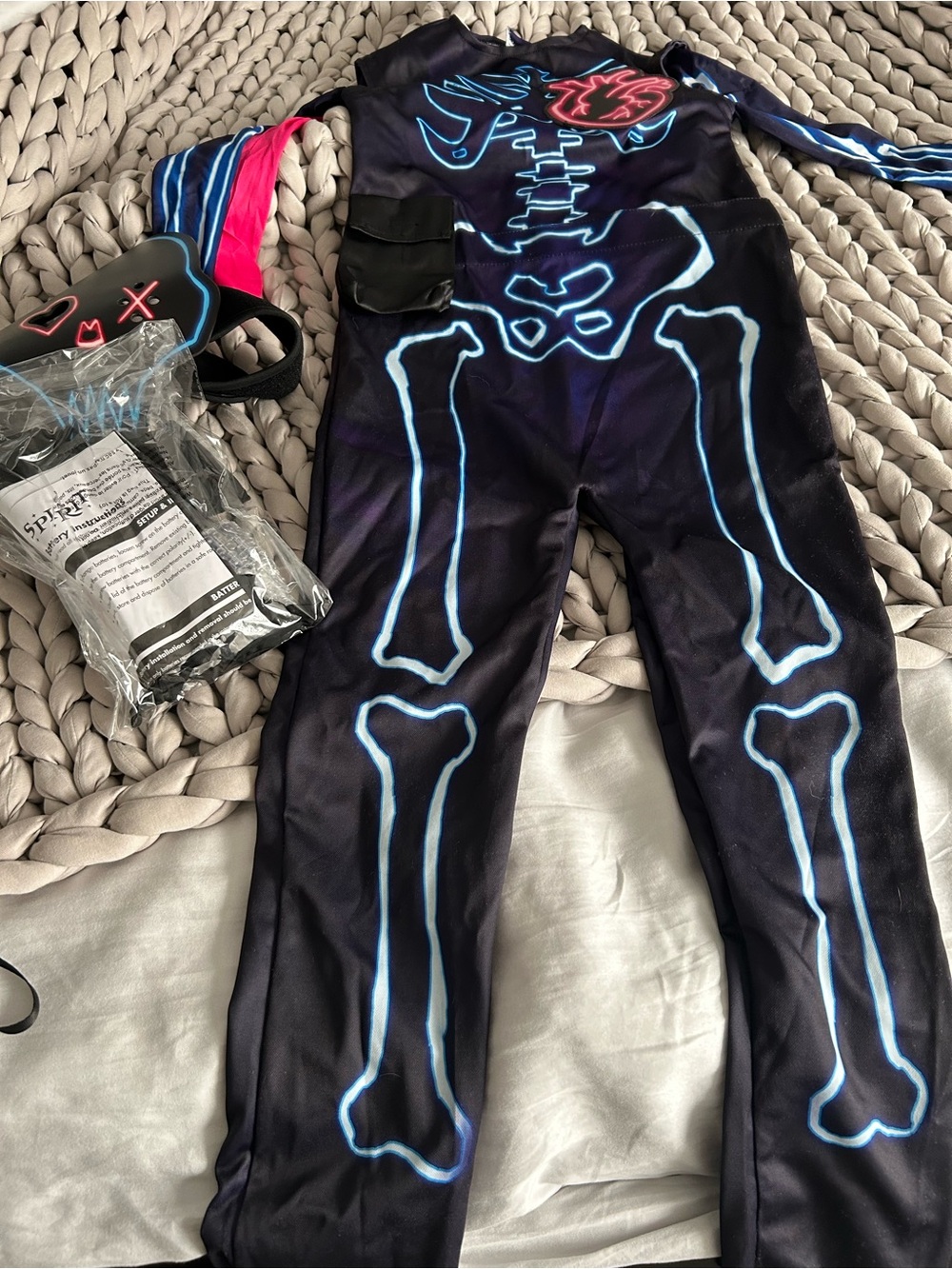 Fortnite party trooper Halloween costume size small 4-6 - Picture 2 of 2